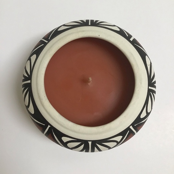 Acoma Pottery Native American Design Cinnamon Scent Candle 4” Rust Wax Round Pot - Picture 3 of 7
